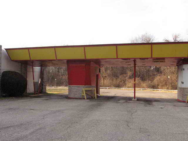 Dixie Twin Drive-In - 2006 Photo (newer photo)